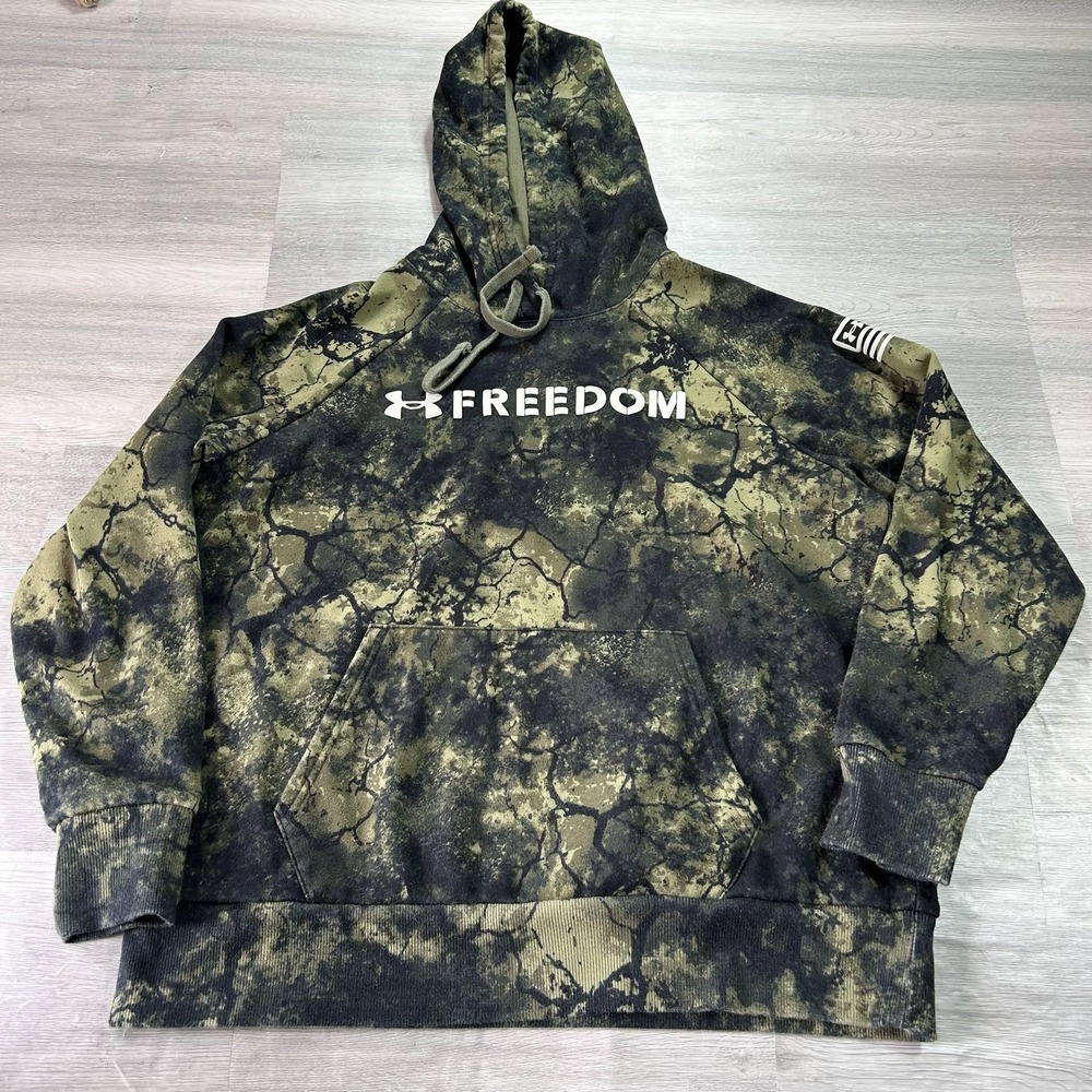 Under Armour Freedom Hoodie Women Large Green Camo Fleece Pullover USA Flag Logo